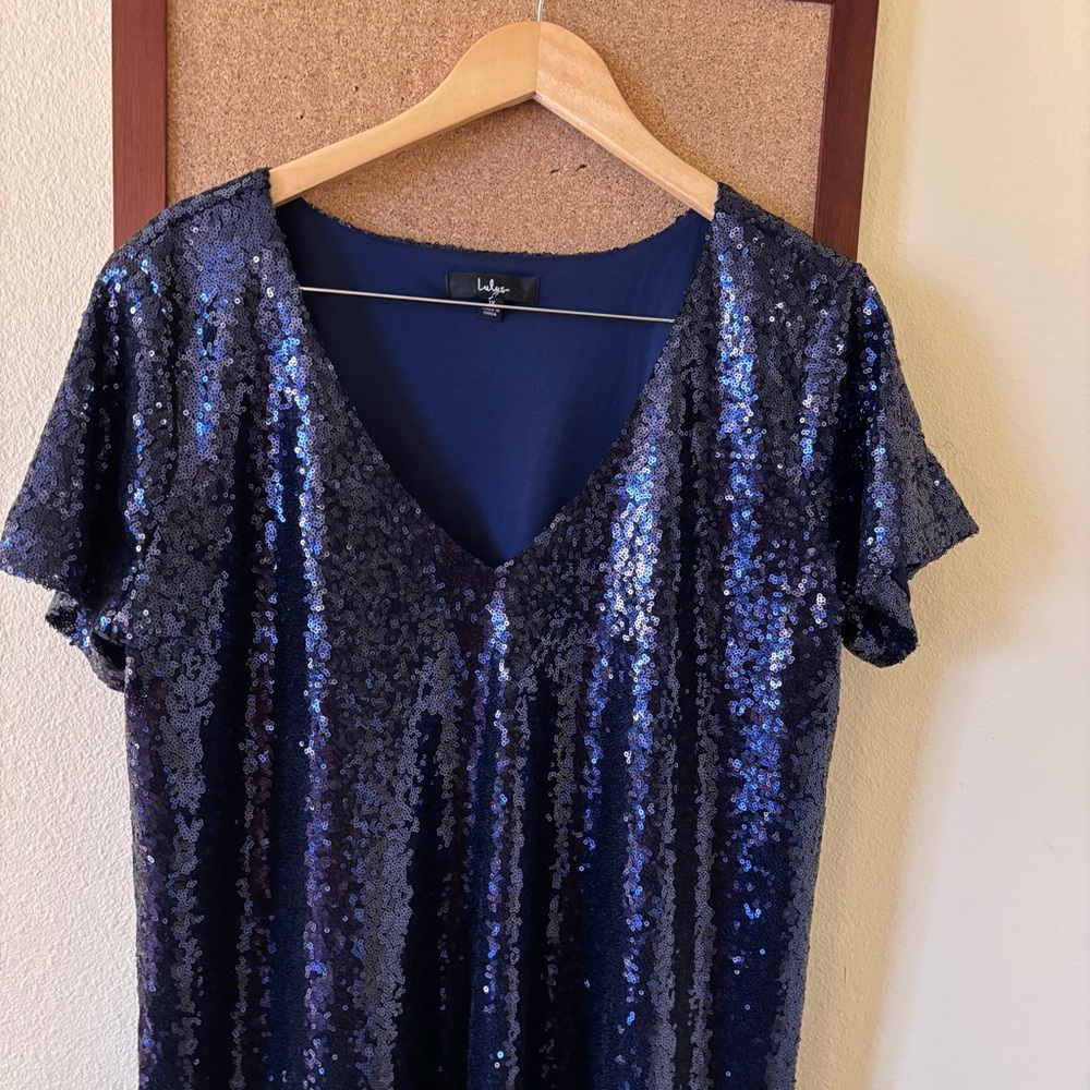Lulus sequin dress.  Knee length. 1xl. - Picture 4 of 5